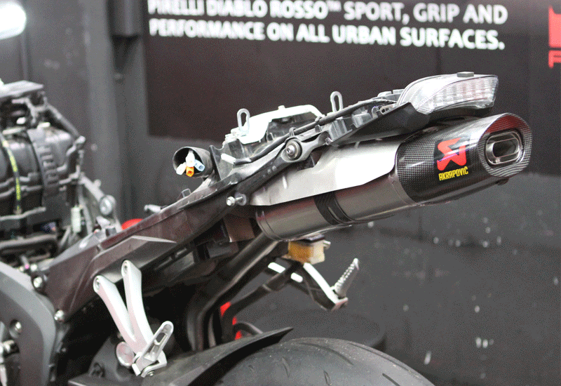 CBR600RR更換蠍子管