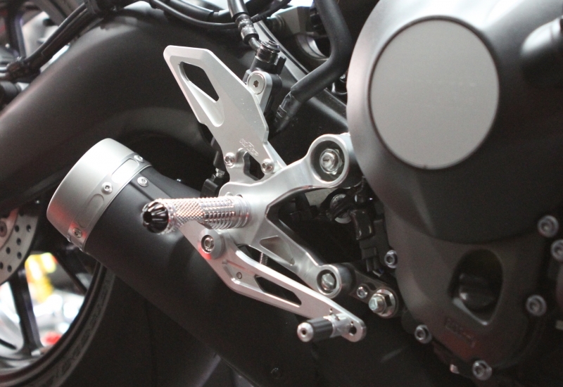 YAMAHA_XSR900_腳踏後移組_Rearsets