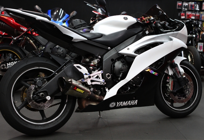 YZF-R6_腳踏後移(2006-2016)