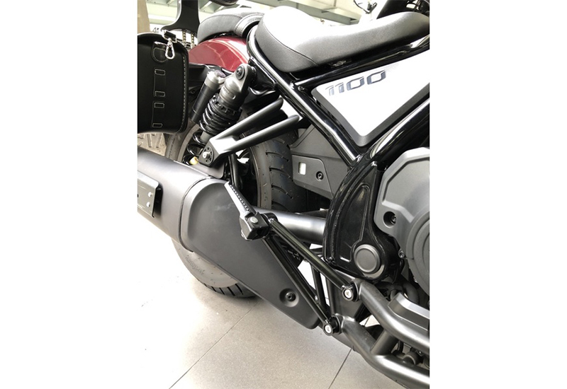 HONDA_Rebel1100_後座腳踏前移組